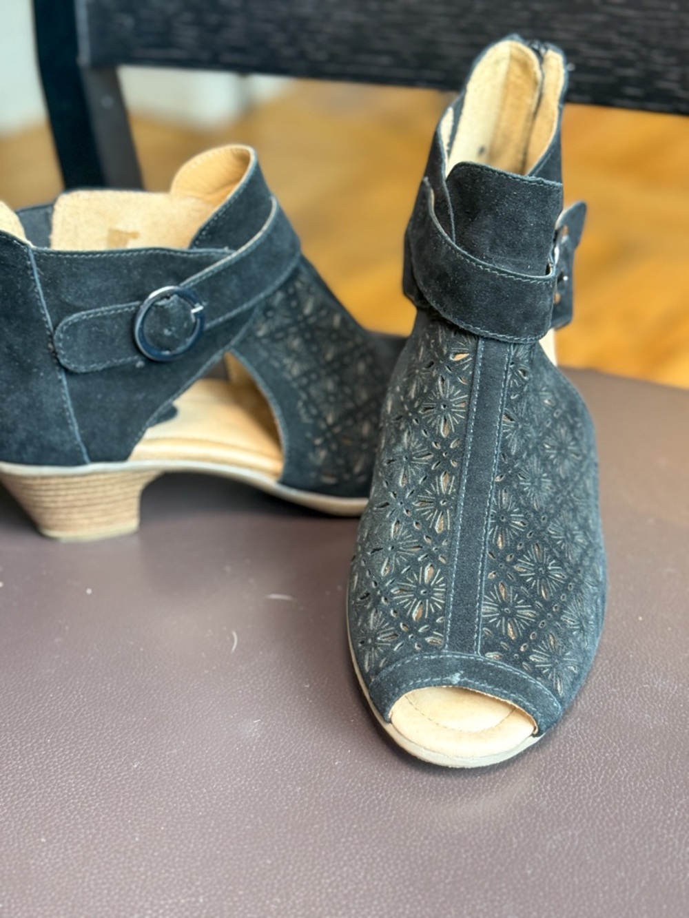 Earth Origins Kelsey Black Suede Laser Cut Peep Toe Booties Size 8 / EU 38